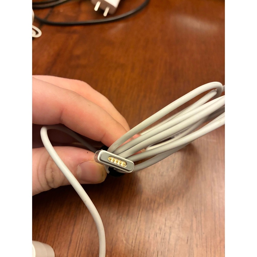 Liveimpex 45W AC Adapter MagSafe 2 T-Tip Charger for MacBook Air ADP-45W T2 Wht - Picture 4 of 4